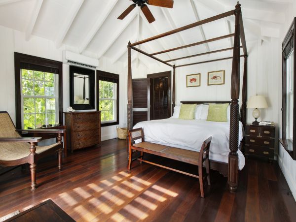 Beachfront Estate with 5 Bedrooms & Private Beach