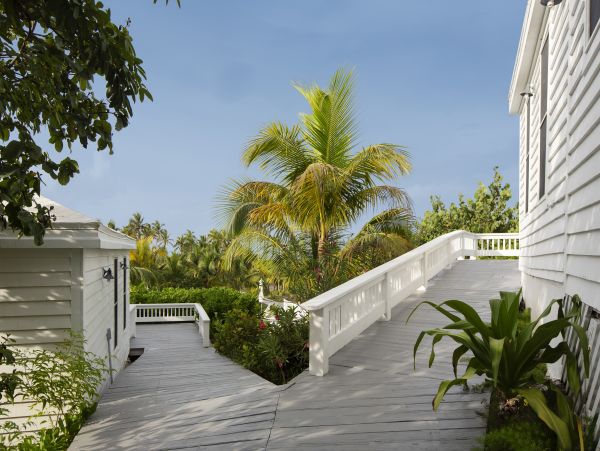 Beachfront Estate with 5 Bedrooms & Private Beach