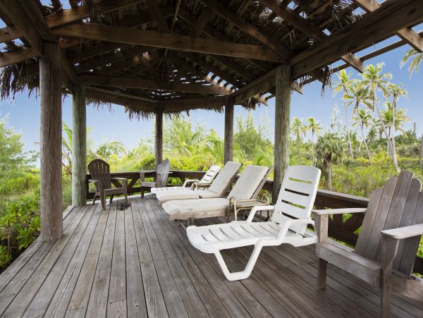 Beachfront Estate with 5 Bedrooms & Private Beach