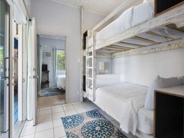 Bahamas Home 958612