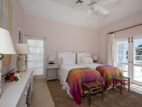 Main Beach Villa Plus Recently New Addition of Guest House