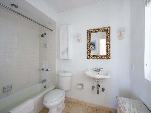Main Beach Villa Plus Recently New Addition of Guest House