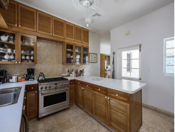 Main Beach Villa Plus Recently New Addition of Guest House
