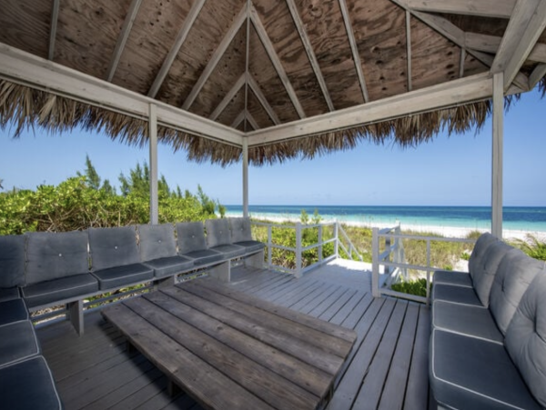 Main Beach Villa Plus Recently New Addition of Guest House