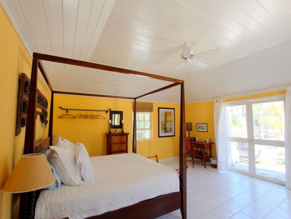 Luxurious Beachfront Estate with Private Cottages in Double Bay