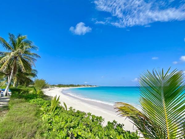 Bahamas Beachfront Vacation Home 5 Bedroom & Private Pool