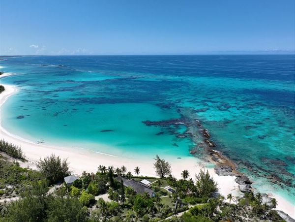 Bahamas Beachfront Vacation Home 5 Bedroom & Private Pool