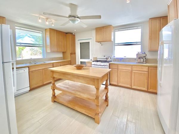 Bahamas Beachfront Vacation Home 5 Bedroom & Private Pool