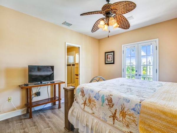Three Bedrooms Canal Front Home in Summerland Key