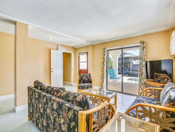 Three Bedrooms Canal Front Home in Summerland Key