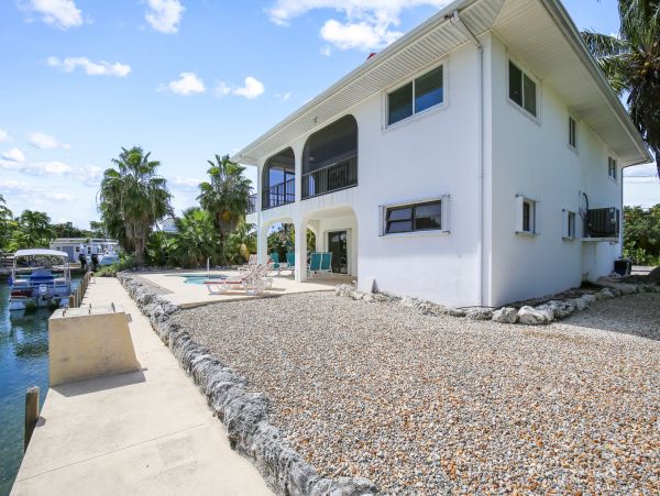 Three Bedrooms Canal Front Home in Summerland Key