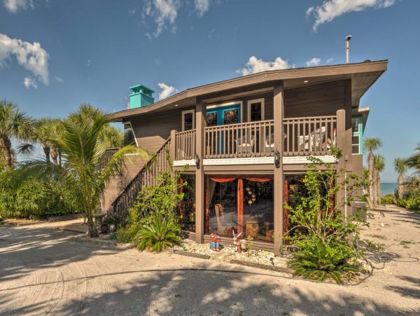 Beachfront Three Bedroom Manasota Key Vacation Home