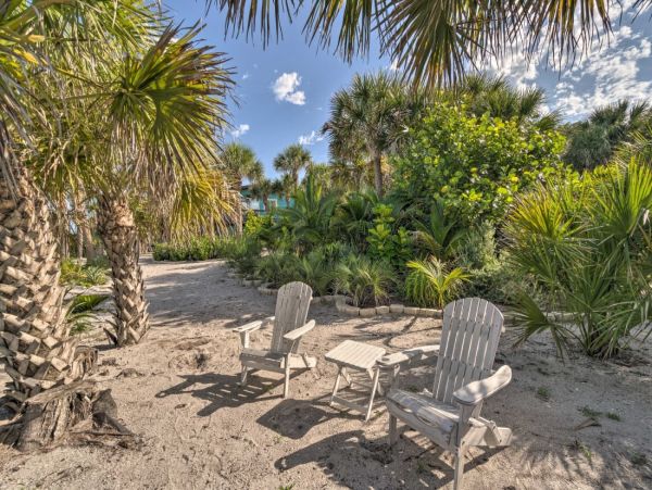 Beachfront Three Bedroom Manasota Key Vacation Home