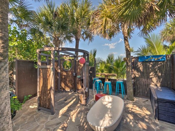 Beachfront Three Bedroom Manasota Key Vacation Home