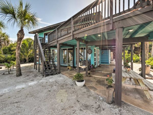 Beachfront Three Bedroom Manasota Key Vacation Home