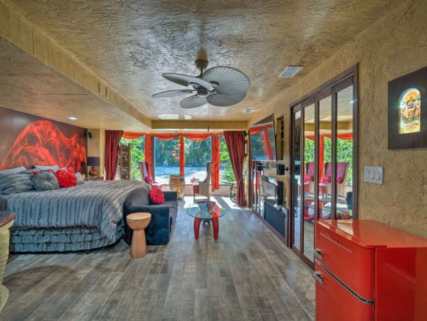 Beachfront Three Bedroom Manasota Key Vacation Home