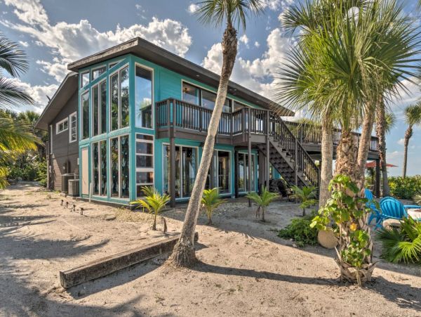 Beachfront Three Bedroom Manasota Key Vacation Home