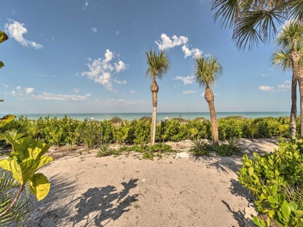 Beachfront Three Bedroom Manasota Key Vacation Home