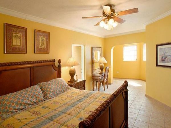 Oceanfront Four Bedroom Vacation Pool Home in Islamorada