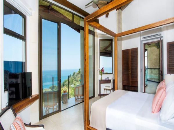 Luxury Costa Rica Vacation Villa with Private Pool Sleeps 14