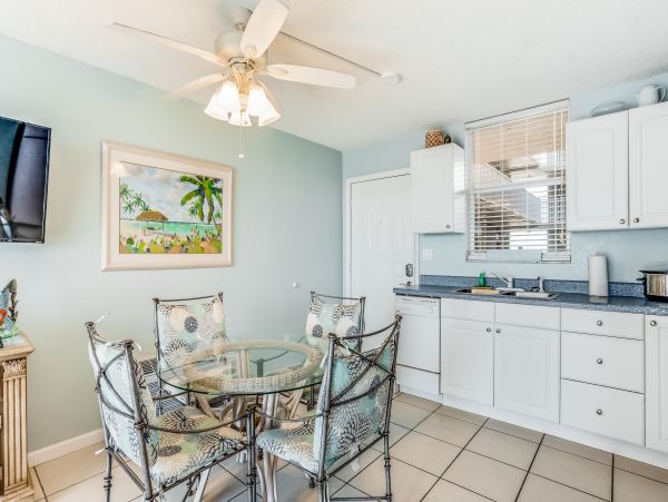 Bonita Springs Vacation Condo Private Balcony Walk To Beach