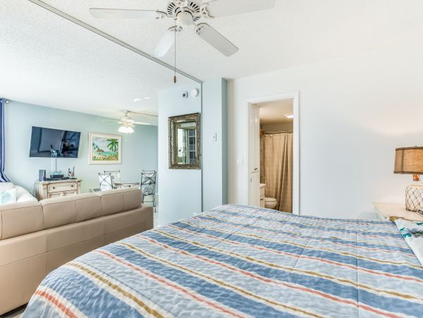 Bonita Springs Vacation Condo Private Balcony Walk To Beach