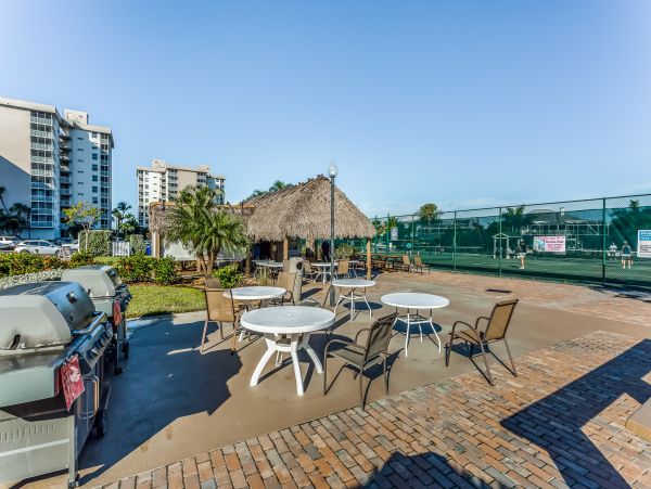 Bonita Springs Vacation Condo Private Balcony Walk To Beach