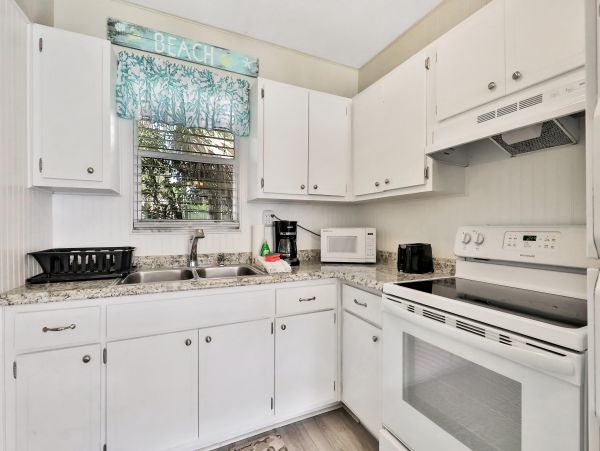 Beach Condo in Indian Rocks 2 Bedrooms Sleeps 8 Guests