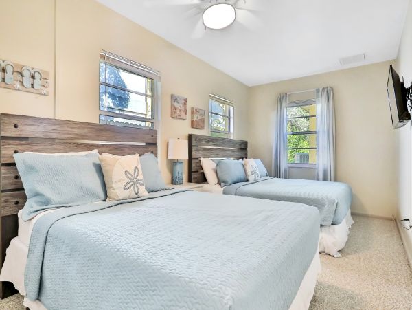 Beach Condo in Indian Rocks 2 Bedrooms Sleeps 8 Guests