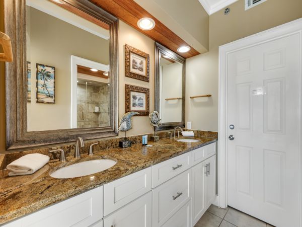 On Beach Vacation Condo Three Bedroom in Inlet  Beach