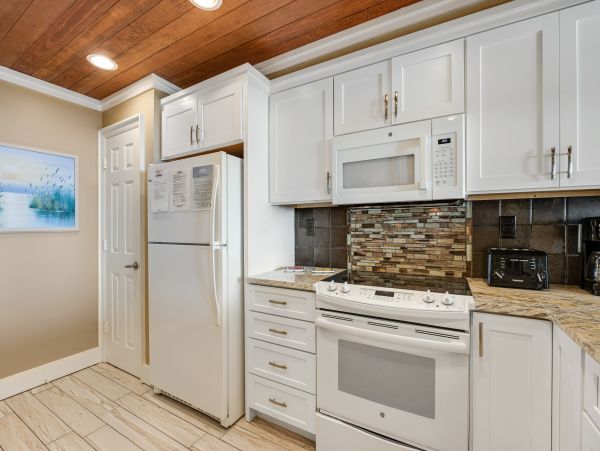 On Beach Vacation Condo Three Bedroom in Inlet  Beach
