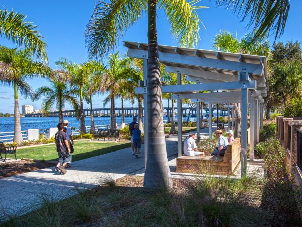 Bradenton Beach Vacation Condo Three Bedroom Walk to Beach