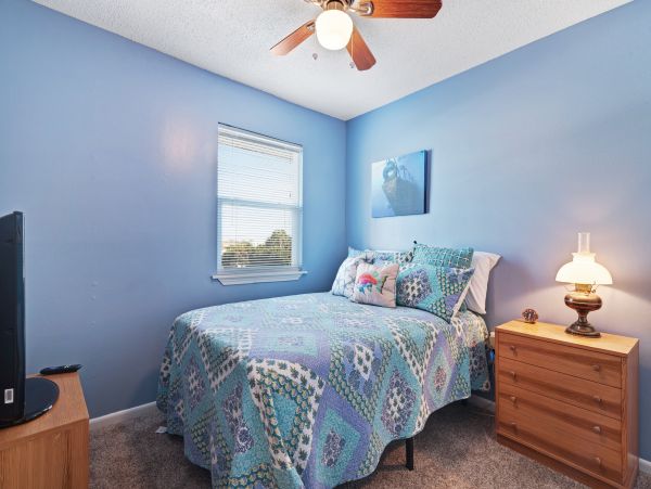 Bradenton Beach Vacation Condo Three Bedroom Walk to Beach