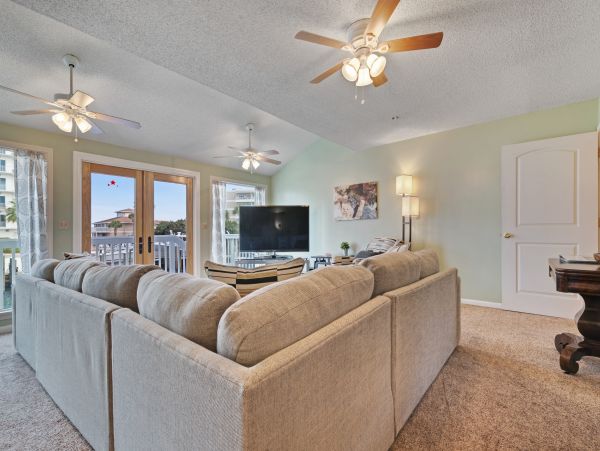 Bradenton Beach Vacation Condo Three Bedroom Walk to Beach
