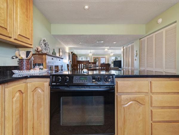 Bradenton Beach Vacation Condo Three Bedroom Walk to Beach