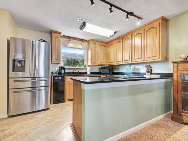 Bradenton Beach Vacation Condo Three Bedroom Walk to Beach