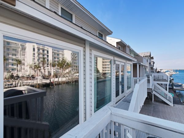 Bradenton Beach Vacation Condo Three Bedroom Walk to Beach