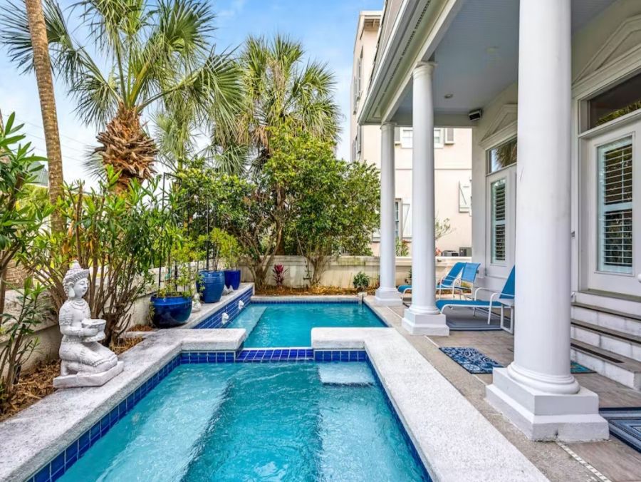 Four Bedroom Walk to Beach Vacation Home in Destin