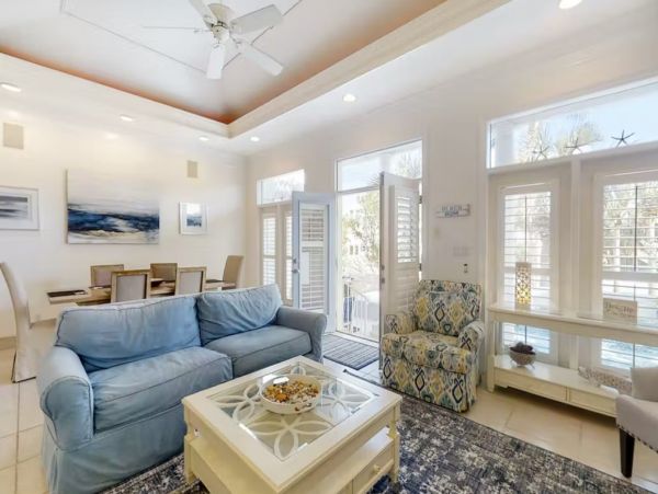 Four Bedroom Walk to Beach Vacation Home in Destin