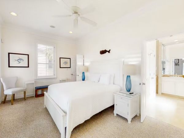 Four Bedroom Walk to Beach Vacation Home in Destin