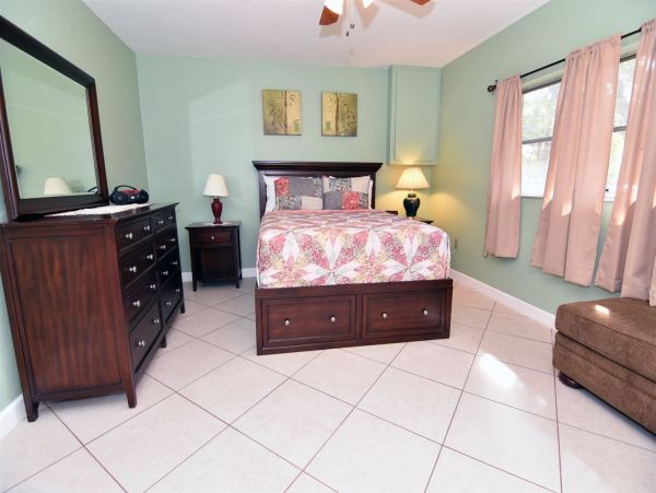 Three Bedroom Sanibel Vacation Pool Home Sleeps 6 Guests
