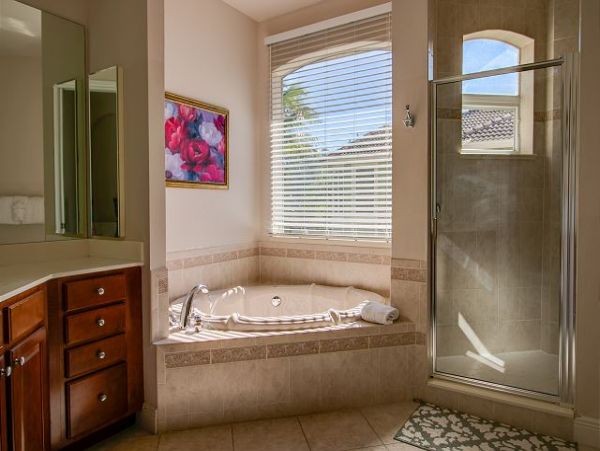 Dazzling Four Bedroom Home with Caged Pool in Sanibel