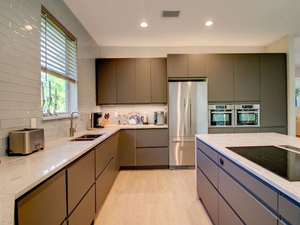 Dazzling Four Bedroom Home with Caged Pool in Sanibel