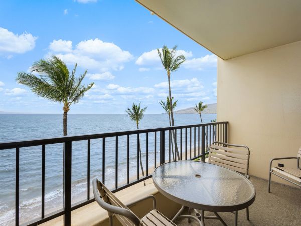 Beachfront Vacation Condo with Amazing Views
