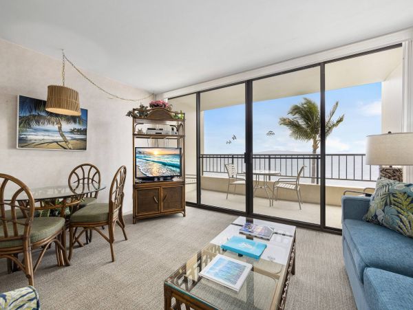 Beachfront Vacation Condo with Amazing Views