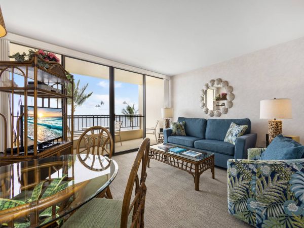 Beachfront Vacation Condo with Amazing Views