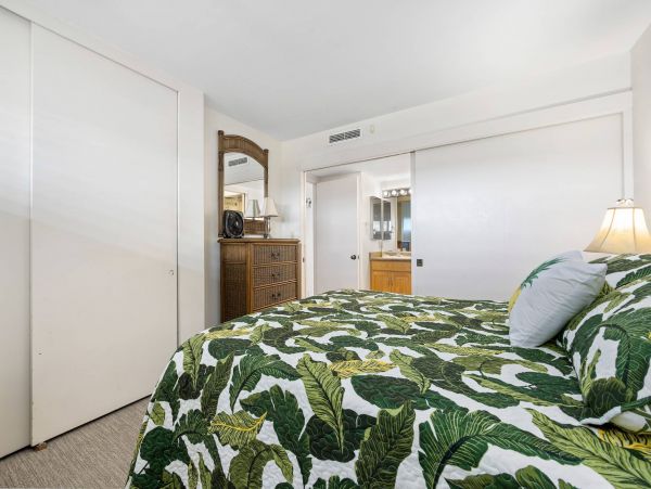 Beachfront Vacation Condo with Amazing Views
