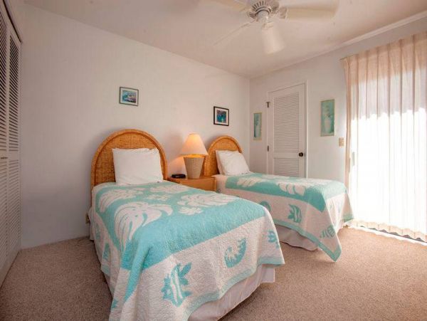 Second Floor Condo with 2 Bedrooms and Ocean Views