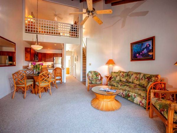 Second Floor Condo with 2 Bedrooms and Ocean Views