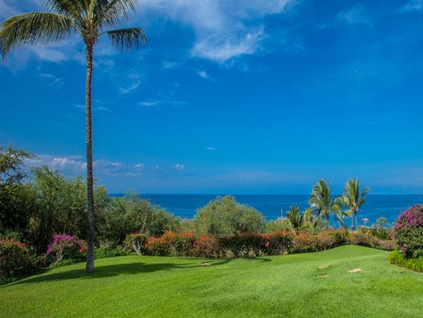 Second Floor Condo with 2 Bedrooms and Ocean Views
